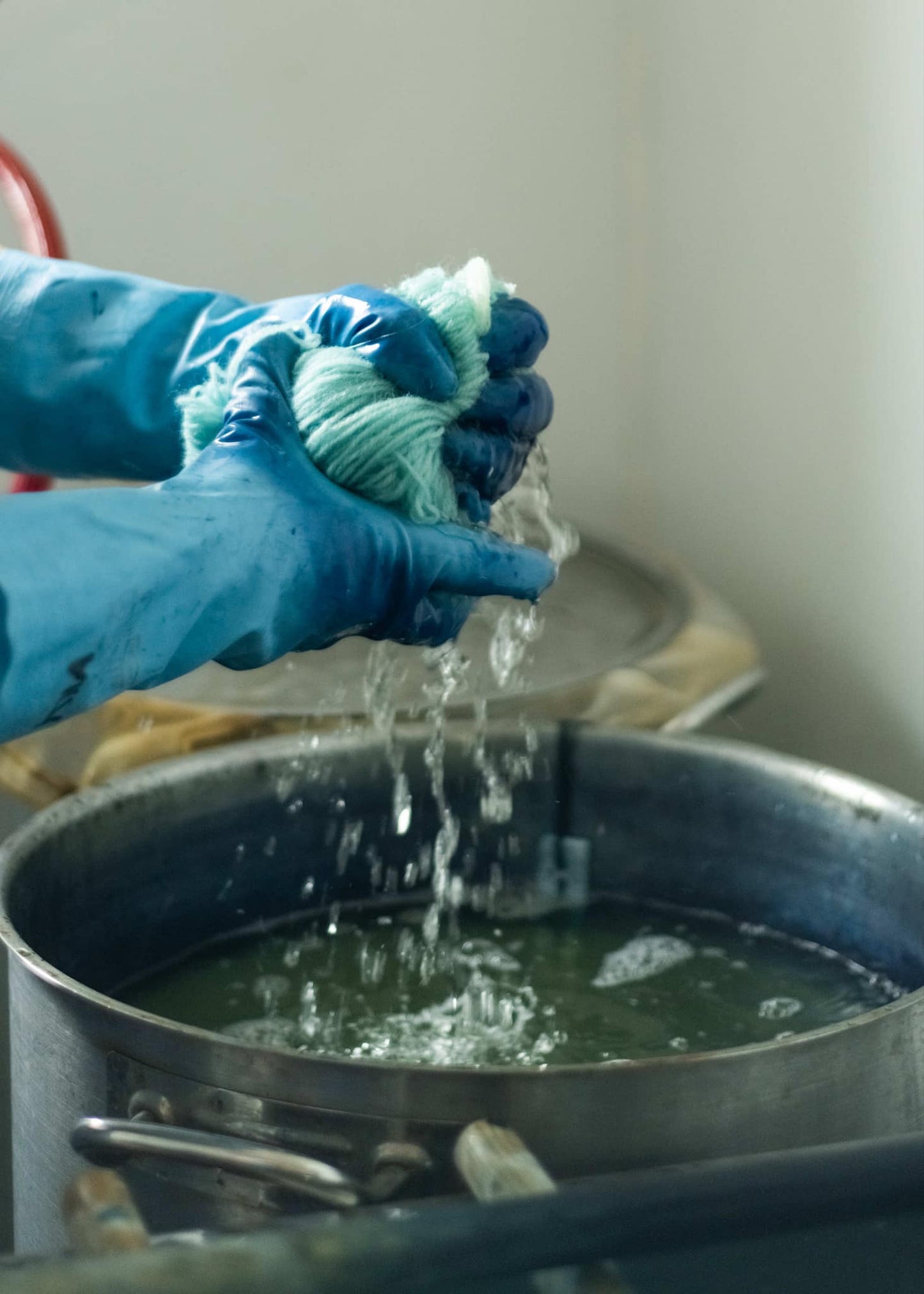 Intensive kurs i indigo farging med Ragnhild Lie fra Lofoten wool Fredag d.4.7.2025